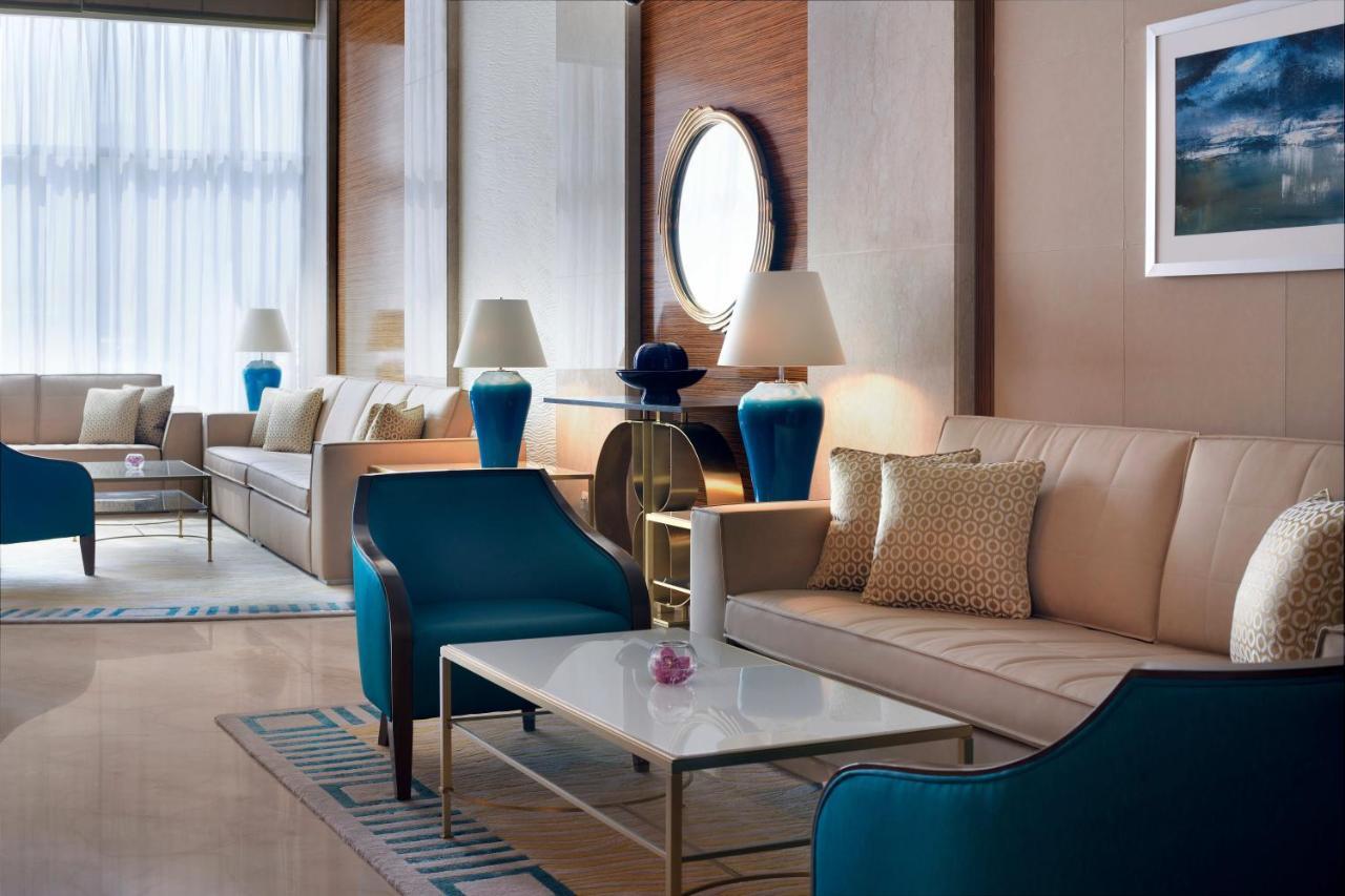 Marriott Executive Apartments Al-Khubar Exteriér fotografie The lounge at the airport