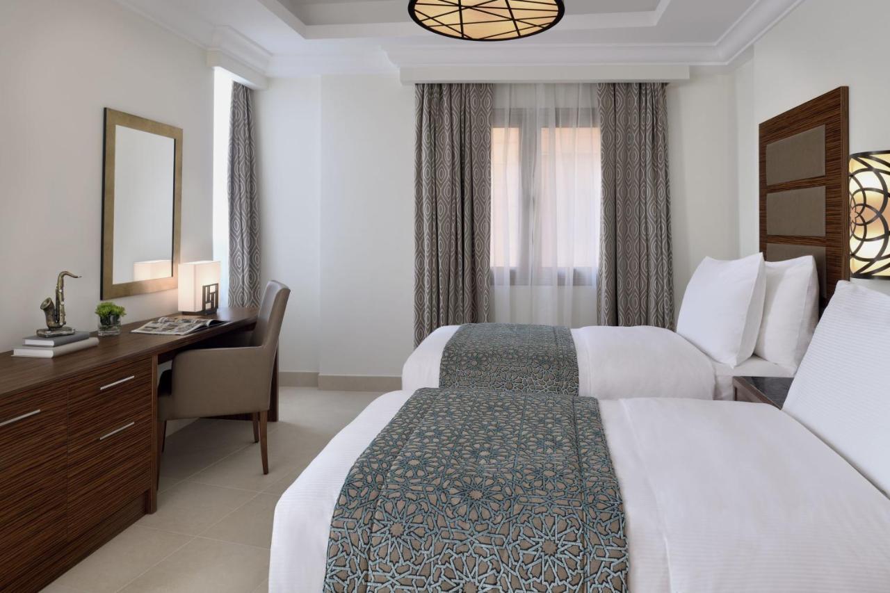 Marriott Executive Apartments Al-Khubar Exteriér fotografie A guest room at the hotel