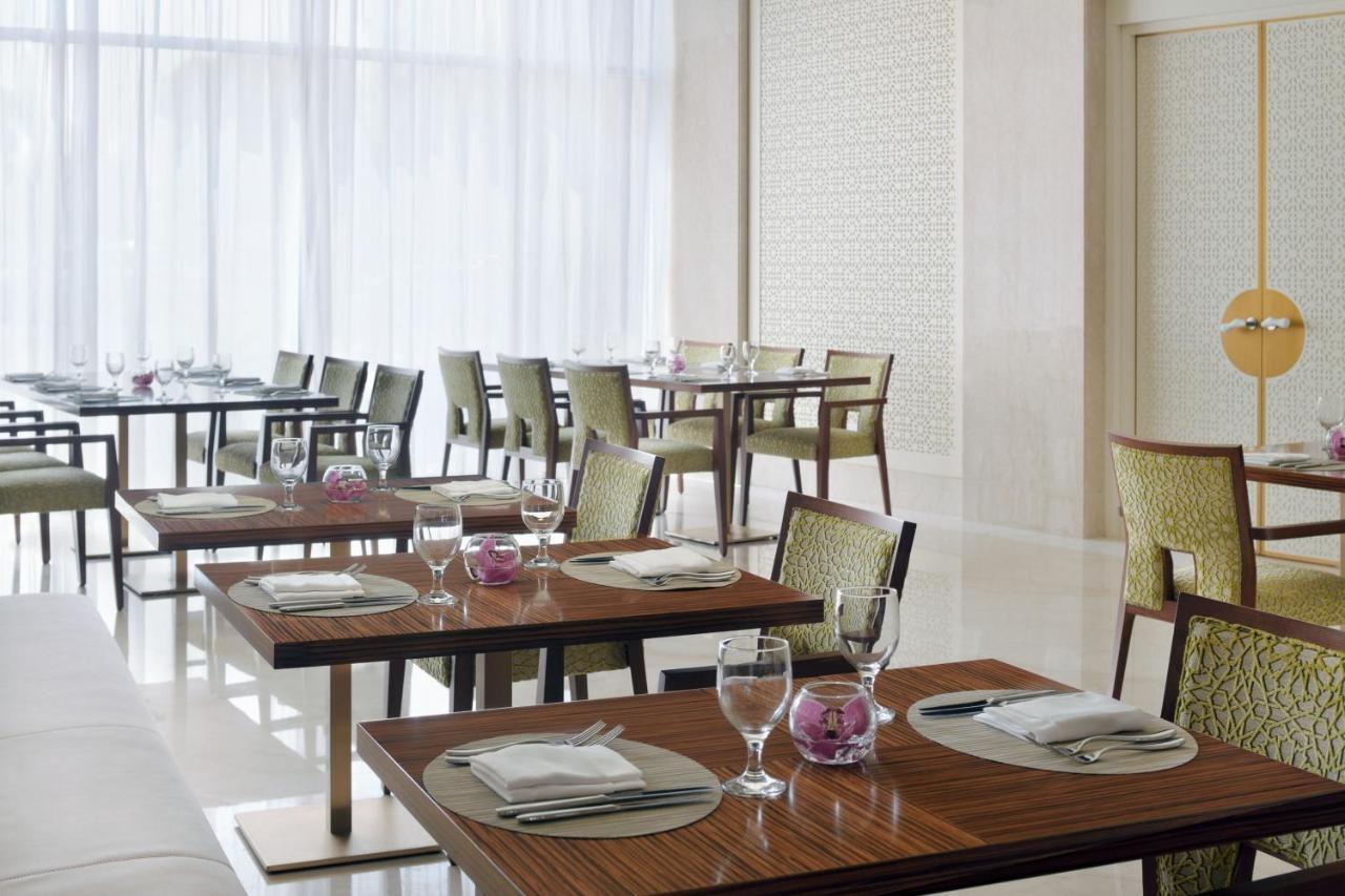 Marriott Executive Apartments Al-Khubar Exteriér fotografie The restaurant