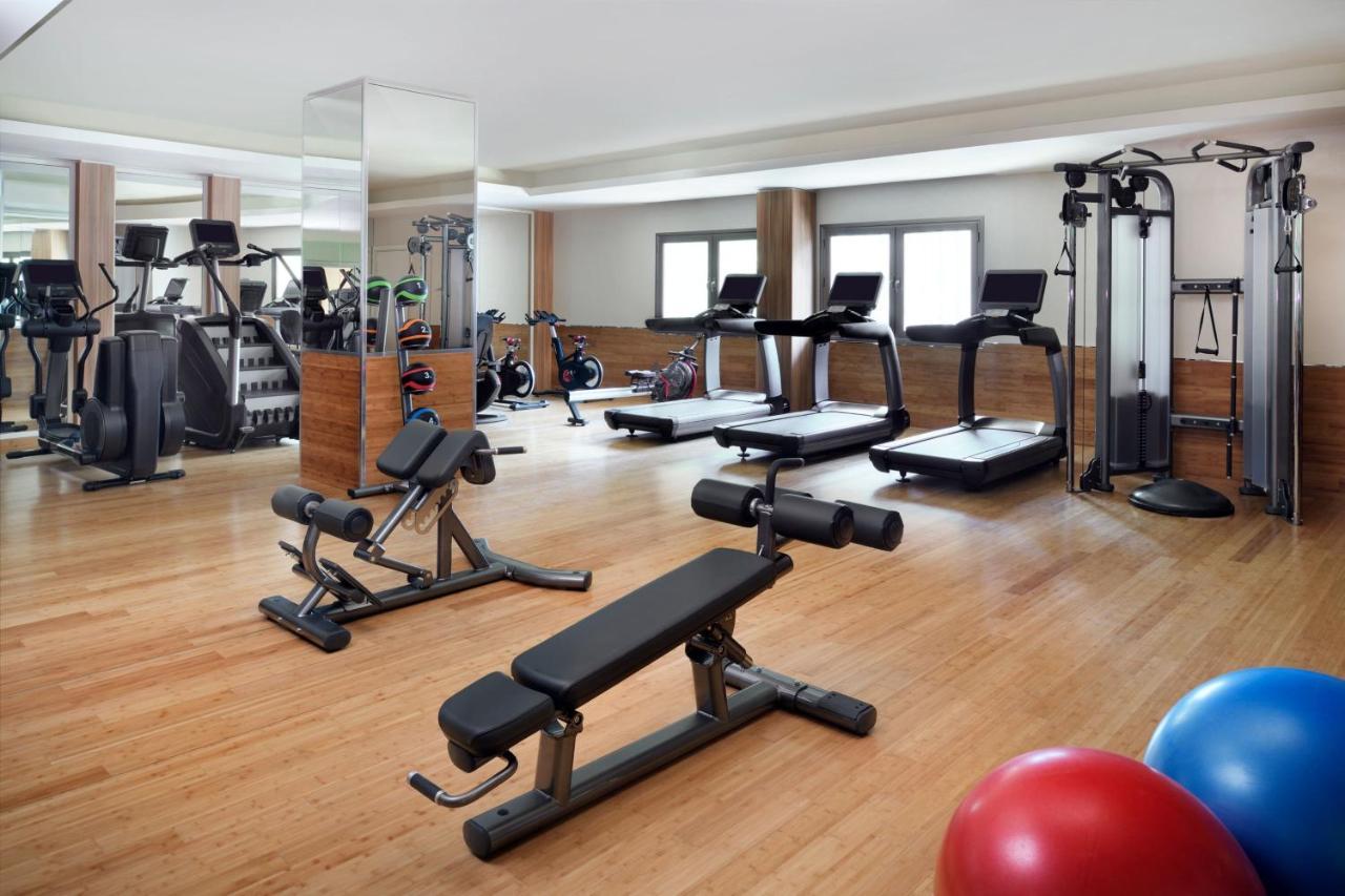 Marriott Executive Apartments Al-Khubar Exteriér fotografie A gym at a hotel