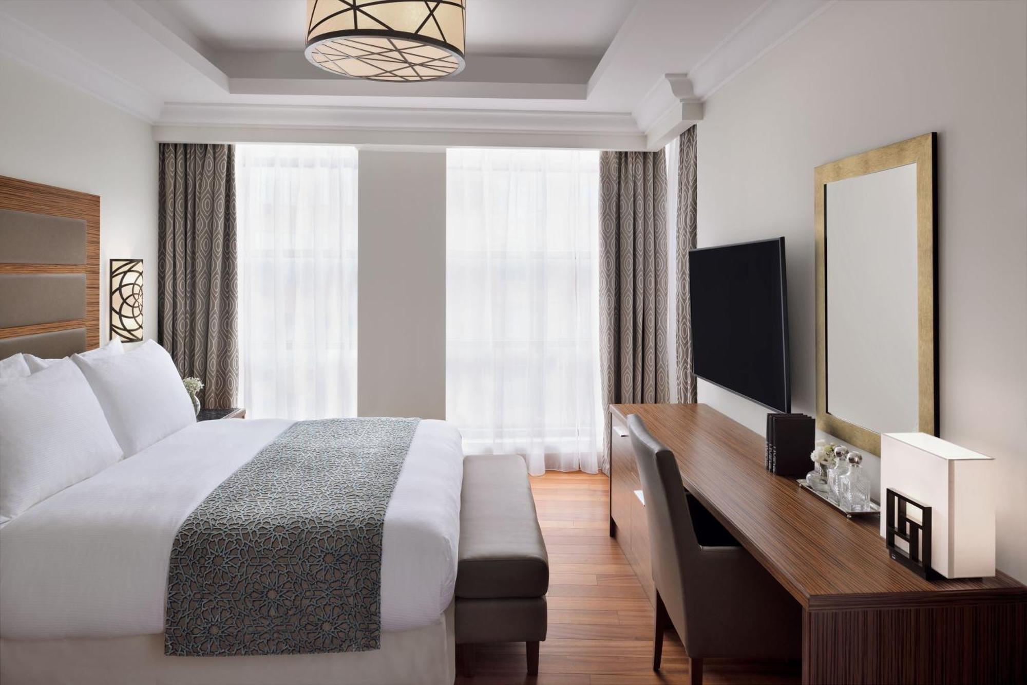 Marriott Executive Apartments Al-Khubar Exteriér fotografie A bedroom at the hotel