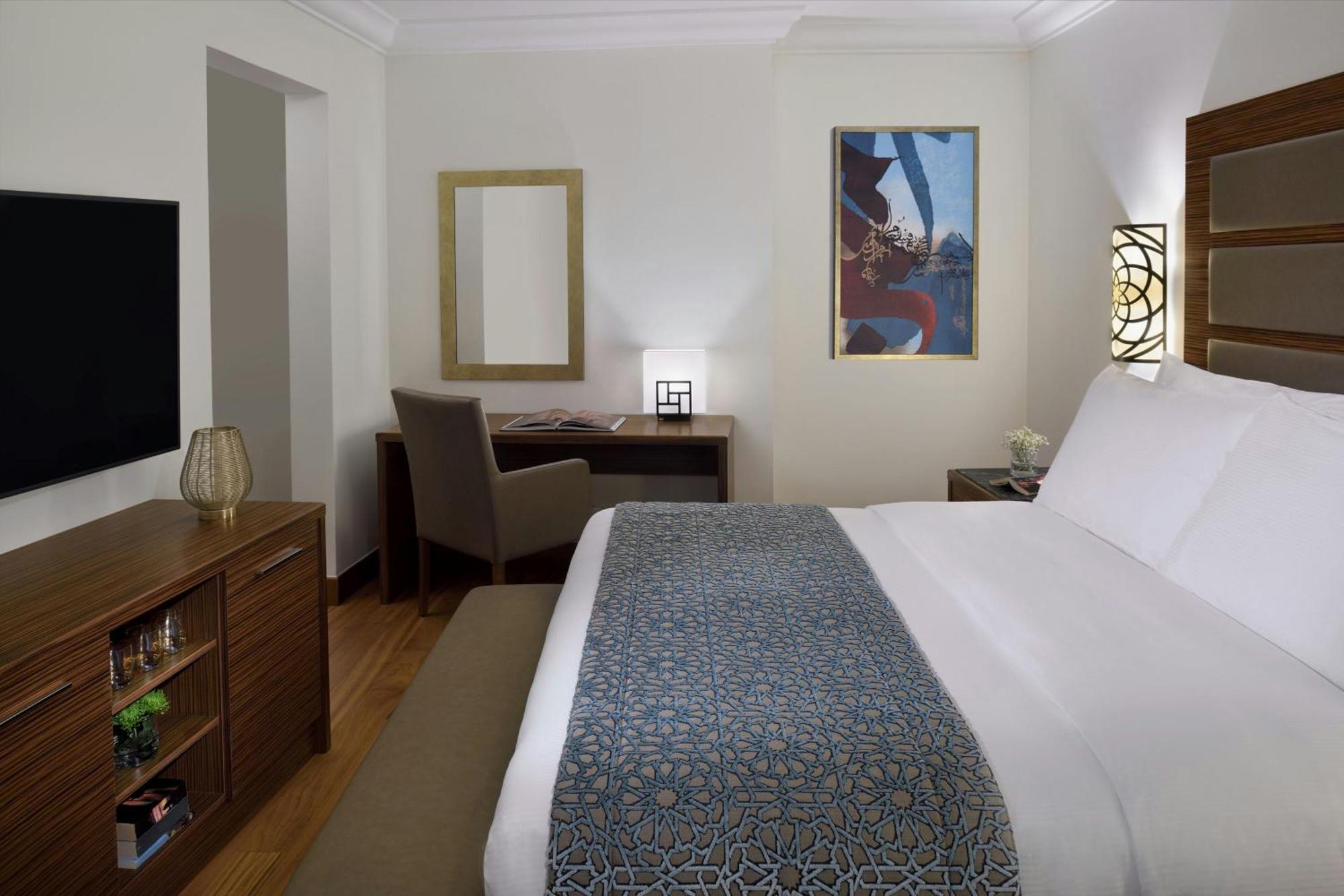 Marriott Executive Apartments Al-Khubar Exteriér fotografie A guest room at the Four Seasons Hotel
